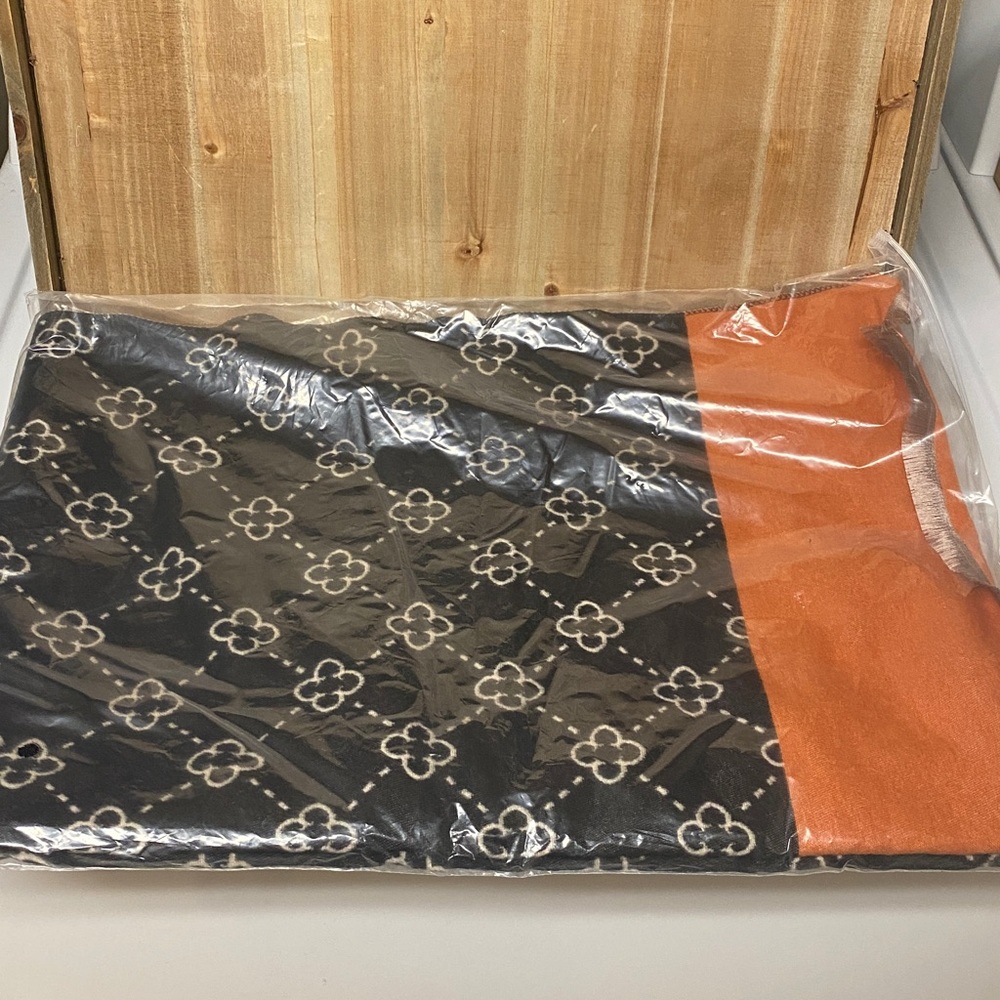 Elegant Brown and Orange Patterned Shawl - Picture 4 of 4